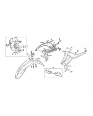 REF.23 - TAPA RADIADOR INF. DER.NEGRA